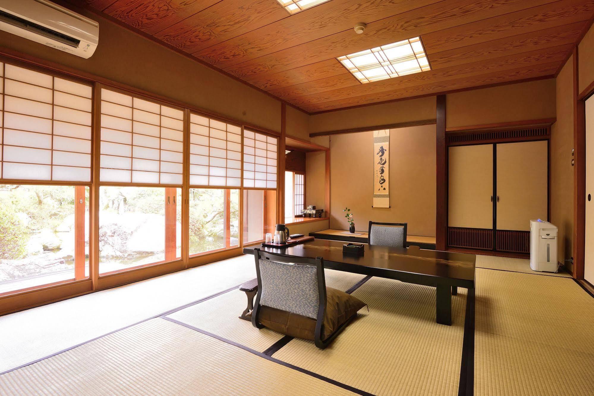 Oni No Sumika Hotel อิซุ ภายนอก รูปภาพ